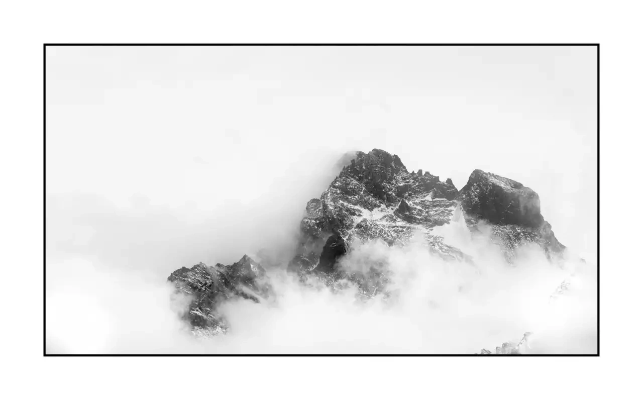 nuances-de-noirs-et-de-blancs/097-au-dela-des-limites-du-temps/edition-limitee/fr/13-paysage-montagne-queyras-hautes-alpes-2379-169B