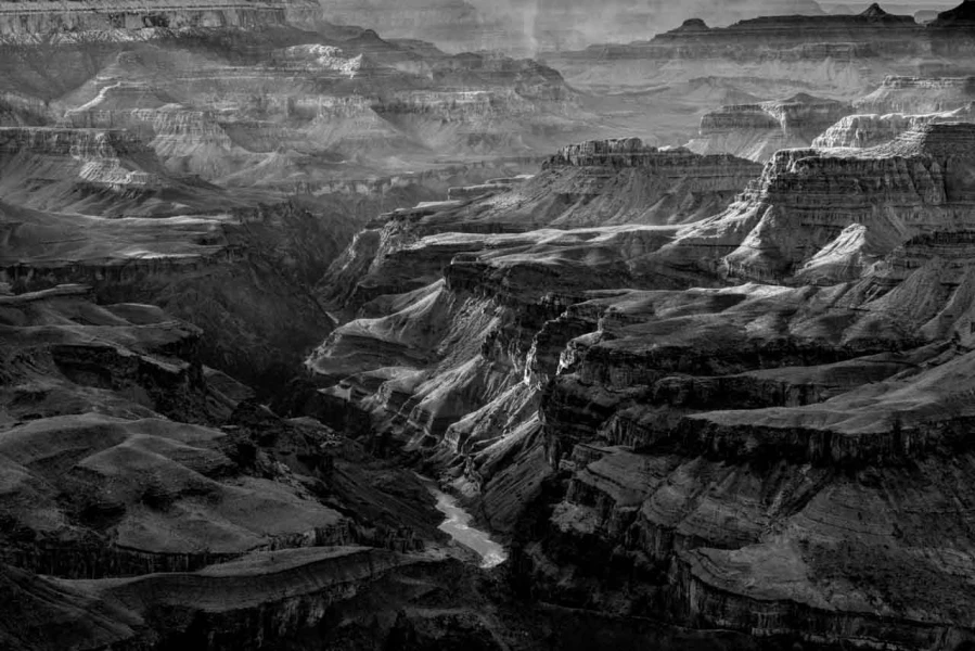 Le Grand Canyon en Arizona aux Etats-Unis en noir et blanc. Le Grand Canyon en Arizona aux Etats-Unis en noir et blanc.