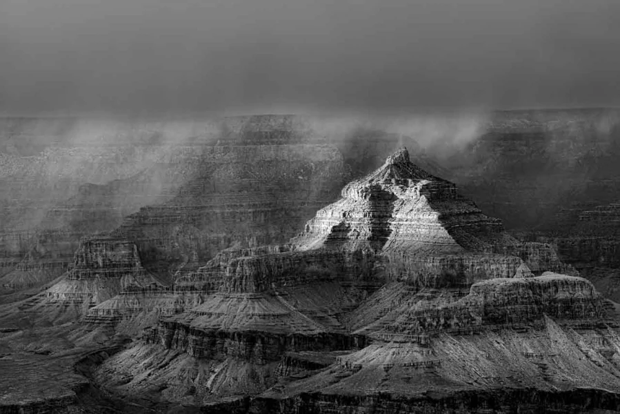 Le Grand Canyon en Arizona aux Etats-Unis en noir et blanc. Le Grand Canyon en Arizona aux Etats-Unis en noir et blanc.