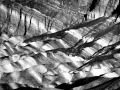 Zabriskie Point dans la vallée de la mort en Californie en noir