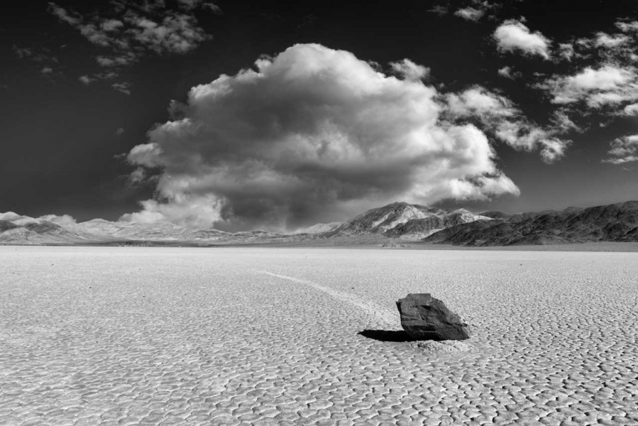 Photograph of a landscape in Black and White by Amar Guillen, ph Photograph of a landscape in Black and White by Amar Guillen, ph