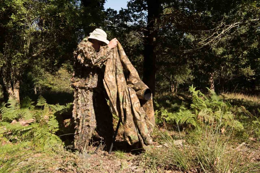 Using a cloth camera blind for rut of the deer by Amar Guillen, Using a cloth camera blind for rut of the deer by Amar Guillen,