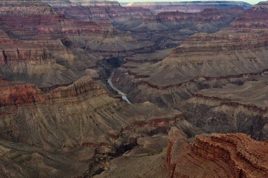 La rive sud du Grand Canyon dans l'état de l'Arizona aux Etats- La rive sud du Grand Canyon dans l'état de l'Arizona aux Etats-