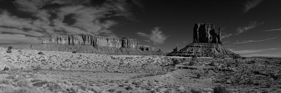 Landscape in black and white of Monument Valley in Arizona in Un Landscape in black and white of Monument Valley in Arizona in Un