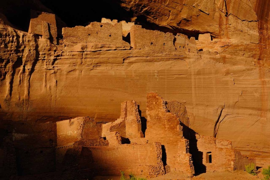 Paysage du Canyon de Chelly dans l'état de l'Arizona aux Etats- Paysage du Canyon de Chelly dans l'état de l'Arizona aux Etats-