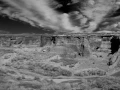 Photo du Canyon de Chelly dans l'Arizona en noir et blanc.