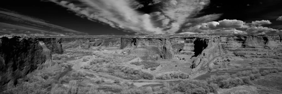 Photo du Canyon de Chelly dans l'Arizona en noir et blanc. Photo du Canyon de Chelly dans l'Arizona en noir et blanc.