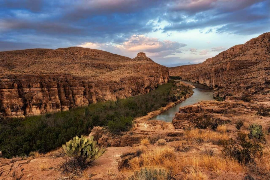 Paysage de Big Bend au Texas en couleur. Paysage de Big Bend au Texas en couleur.