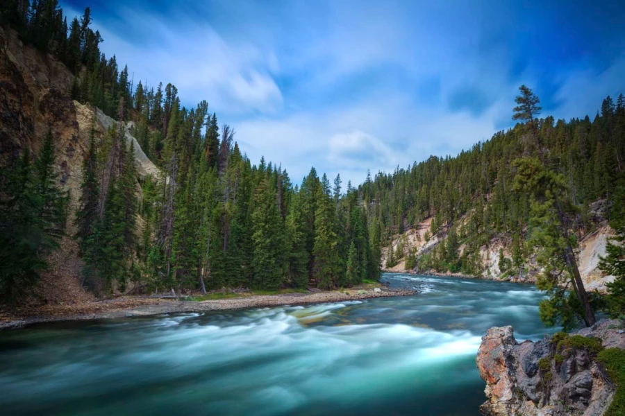 20 landscape yellowstone in color