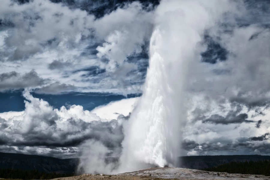28 landscape yellowstone in color