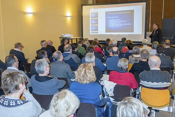 Conférence consacrée à la photographie animalière à Châlons-en-Champagne.