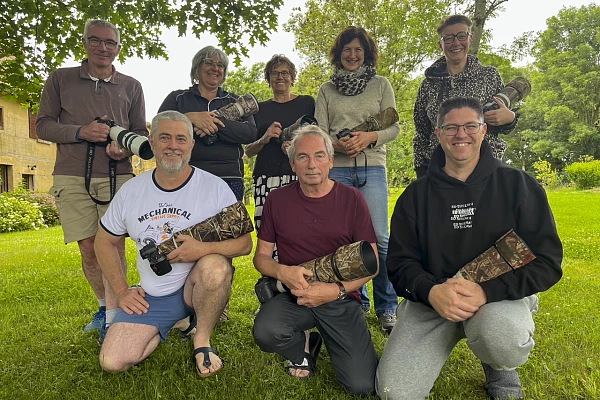 Les participants au stage de photo animalière en affût flottant du 30 mai 2026 en Dombes.