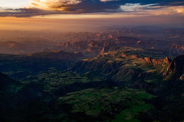 Lanscape in color of The Simien Mountains in Ethiopia. Photograph by Amar Guillen, photographer artist.