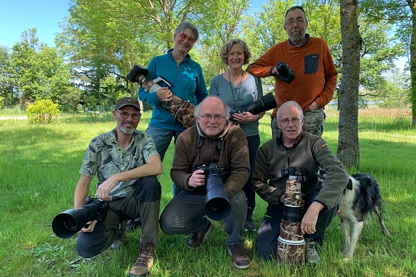 Les participants au stage de photo animalière en affûts flottants du 4 mai 2024 en Dombes.